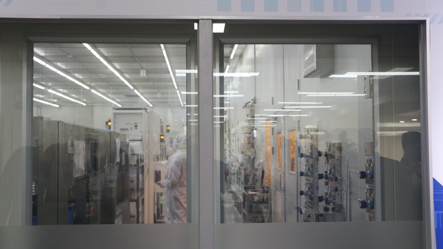 China Vows to ‘Firmly’ Defend Rights After US Advances Chip Export Bill