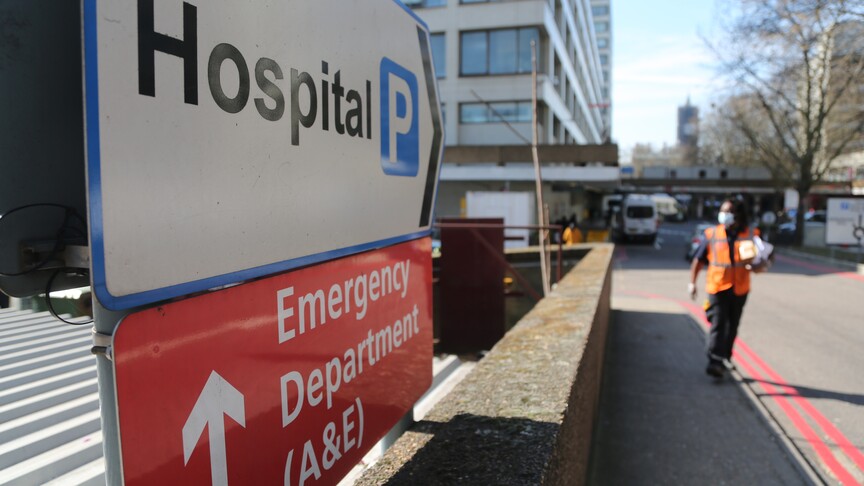 UK cancer cases hit record 400,000 per year