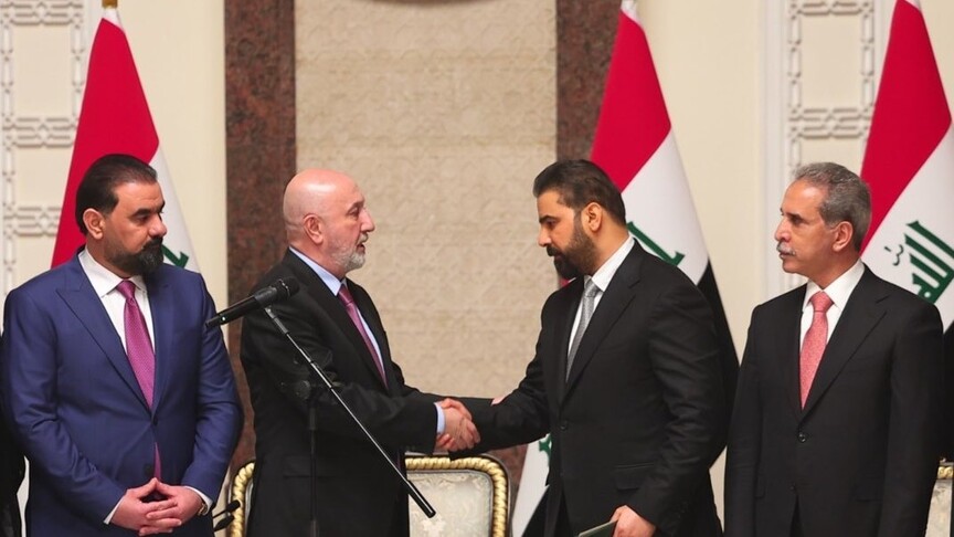 علي الزيدي.. من العمل المصرفي والإداري إلى رئاسة الحكومة العراقية