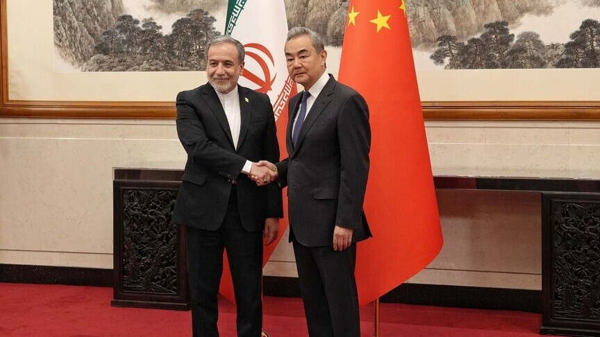 وەزیری دەرەوەی ئێران عێراقچی لە پەکین لەگەڵ هاوتا چینییەکەی وانگ کۆبووەوە