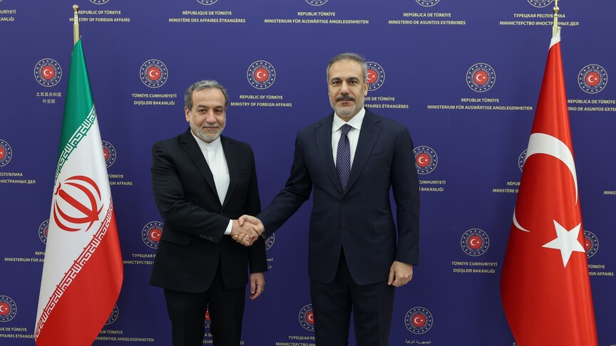 Bakan Fidan, İranlı mevkidaşı Erakçi ile telefonda İran-ABD müzakerelerini görüştü