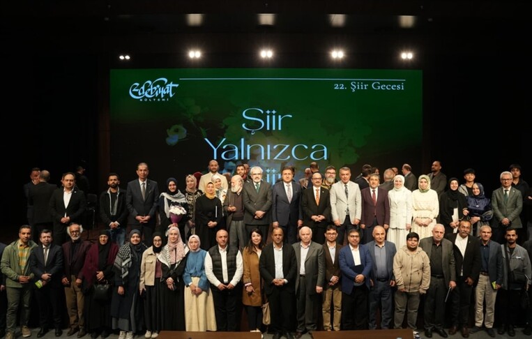 Usta şairlerin katılımıyla 22. kez "Edebiyat Bülteni Şiir Gecesi" düzenlendi