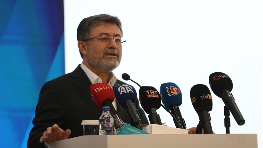 Bakan Yumaklı: 28 uçağımız, 119 helikopterimizle, 14 insansız hava aracımızla orman yangınlarıyla mücadele ediyoruz