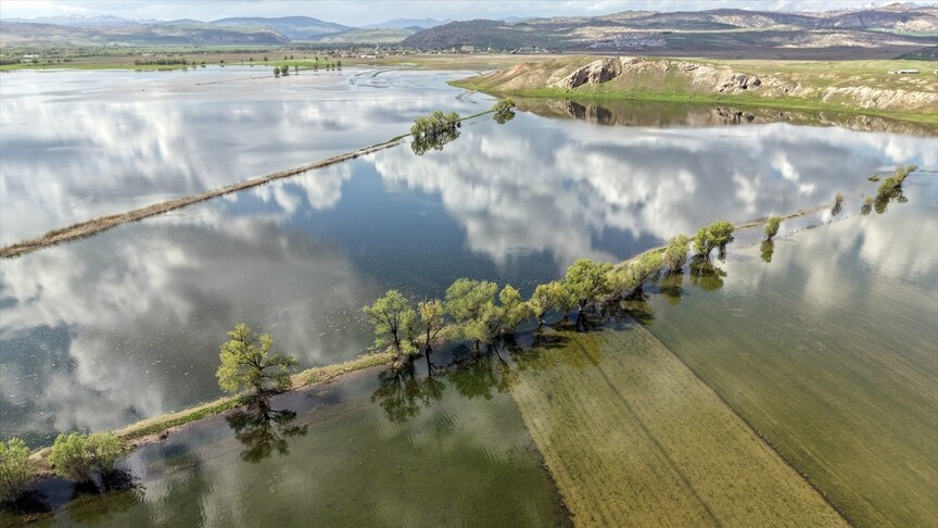 Sivas'ta 1500 dönüm tarım arazisi su altında kaldı