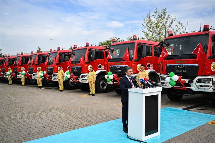 Orman yangınlarıyla mücadelede yeni araçlar görev yerlerine uğurlandı