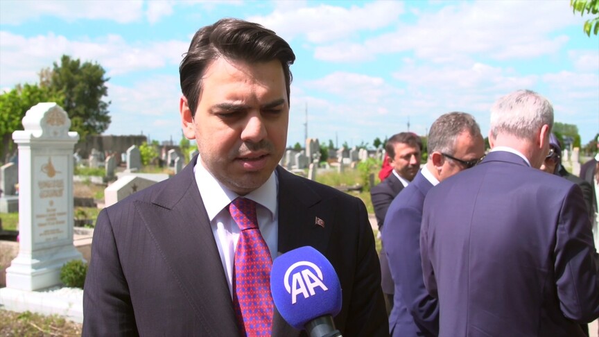 TİKA Başkanı Eren, Fransa'da Osmanlı Hanedanı üyelerinin restore edilen kabirlerini ziyaret etti