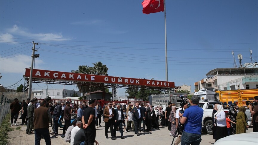 Akçakale Gümrük Kapısı'nda pasaportlu geçişler yeniden başladı