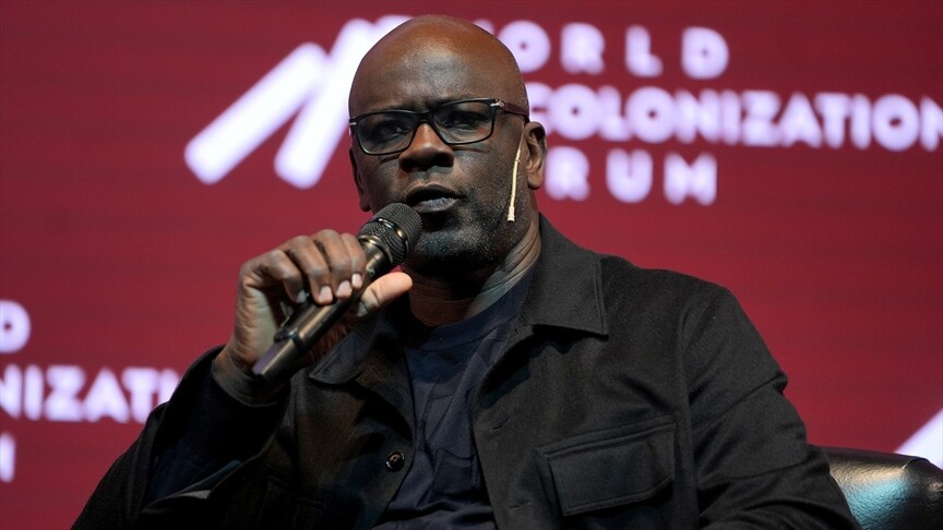 Lilian Thuram, futbolcuların ırkçılık konusunda söz alması gerektiğine inanıyor