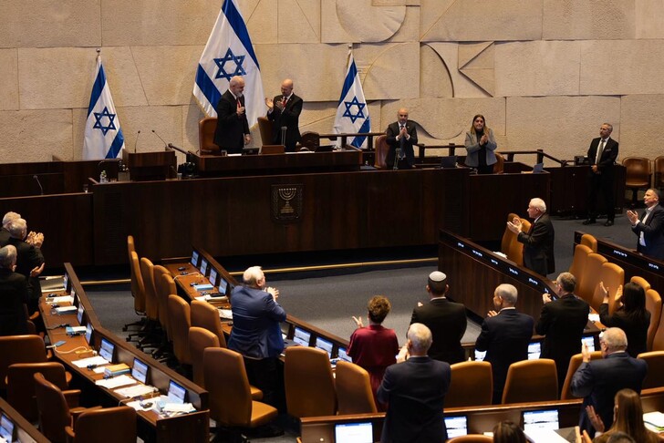 Israel's Government Moves to Dissolve Parliament, Calls for Snap Elections