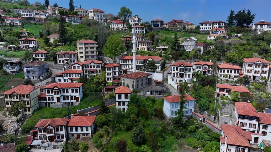 Trabzon'daki tarihi Orta Mahalle ziyaretçilerini bekliyor