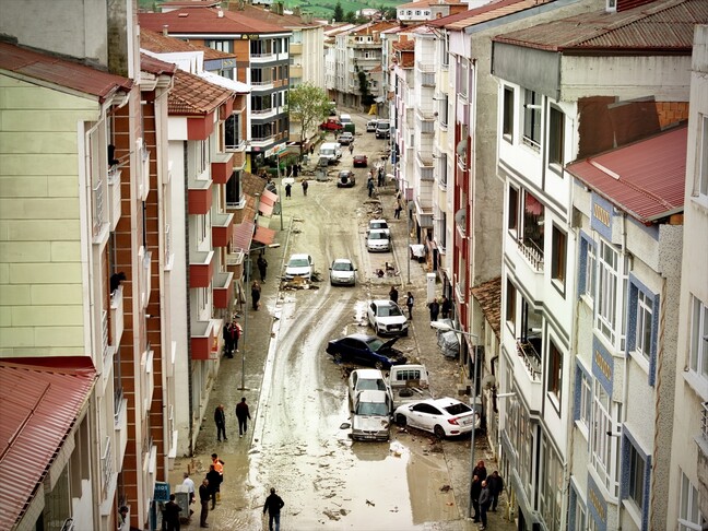 Samsun'un Havza ilçesinde selin ardından temizlik çalışmaları devam ediyor