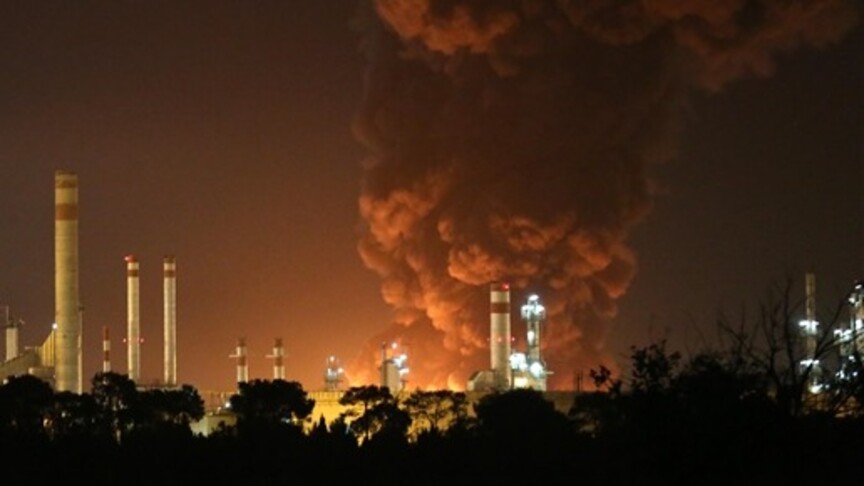 BAE'de Barakah Nükleer Enerji Santrali yakınında İHA saldırısı sonucu yangın çıktı