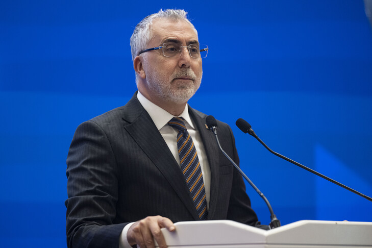 Bakan Işıkhan: İlk çeyrekte yüzde 8,2 olarak gerçekleşen işsizlik oranı, 2012'den itibaren en düşük seviyesine geriledi