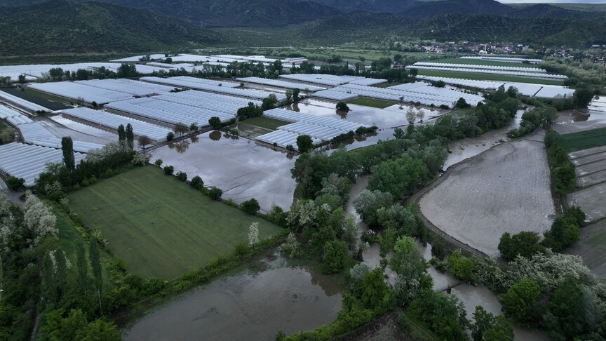 Amasya'da su altında kalan tarım arazileri dronla görüntülendi