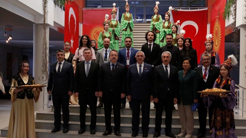 Kırgızistan'da 1. Uluslararası Türk Dünyası Yapay Zeka ve Dijital Dönüşüm Kongresi başladı