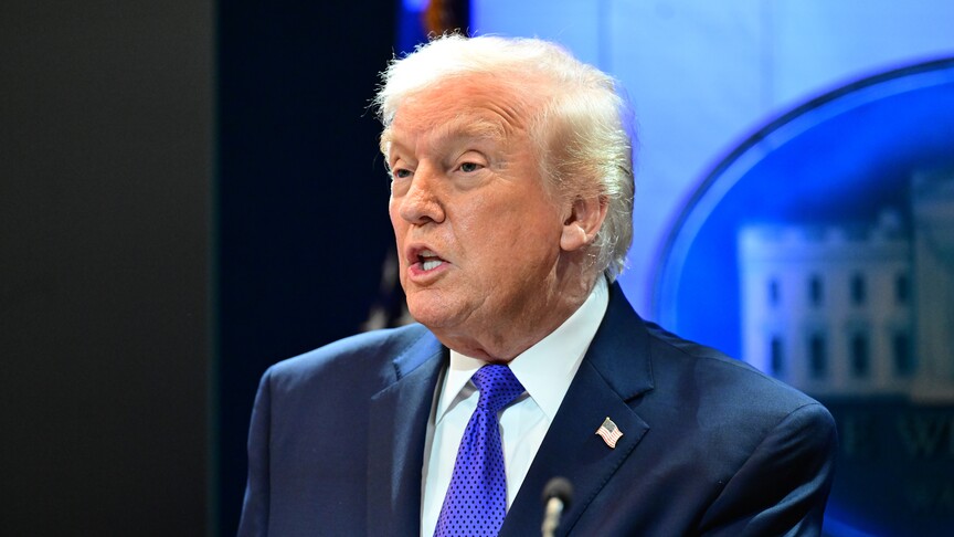 ABD Başkanı Trump, İran'a saldırıları sadece "bir süreliğine" ertelediğini belirtti