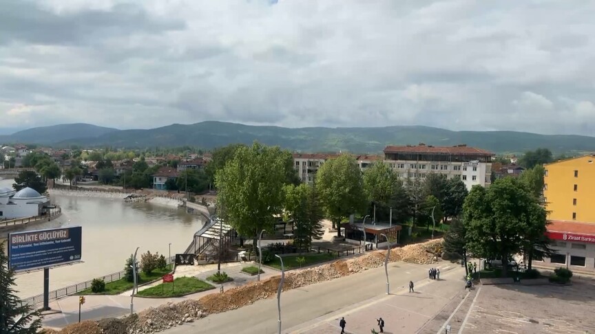 Yeşilırmak'ın taşkın riski nedeniyle Turhal ilçesinde önlem alındı