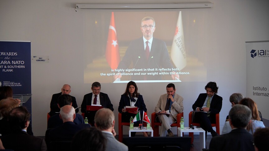 İtalya'da "Ankara NATO Zirvesi Ekseninde İttifakın Güney Kanadı" paneli düzenlendi