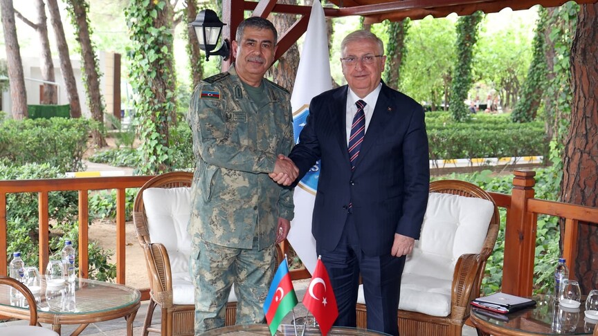 Bakan Güler, Azerbaycanlı mevkidaşı Hasanov ile görüştü