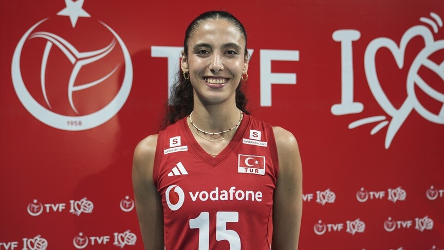 Ay-yıldızlı voleybolcu Deniz Uyanık "ilk senesindeki gibi"