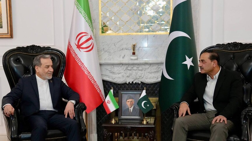 İran Dışişleri Bakanı Erakçi ile Pakistan Genelkurmay Başkanı Munir Tahran'da görüştü