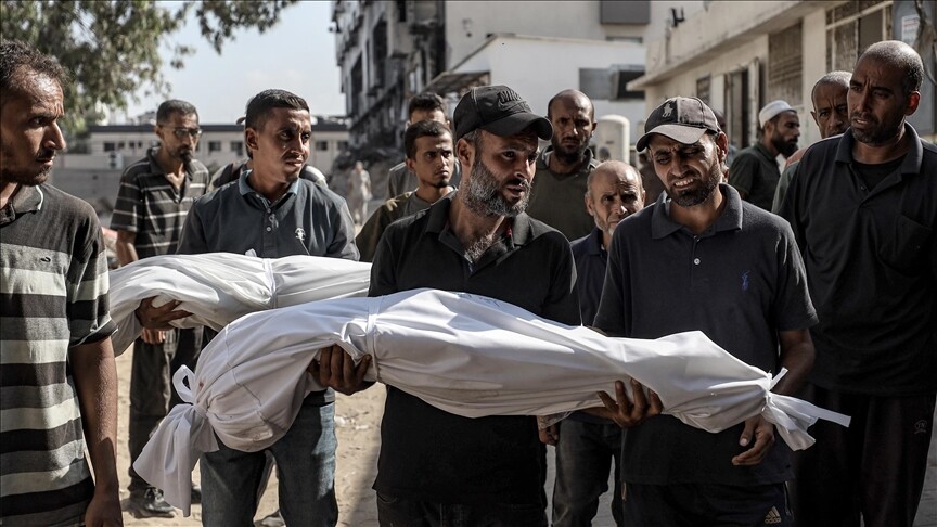 İsrail'in Gazze'ye saldırısında anne, baba ve 1 yaşındaki bebekleri hayatını kaybetti