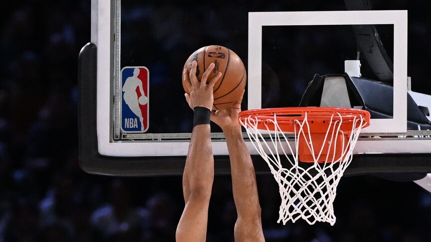 NBA play-off'larında Spurs, Thunder'ı yenerek seriyi 2-2 yaptı