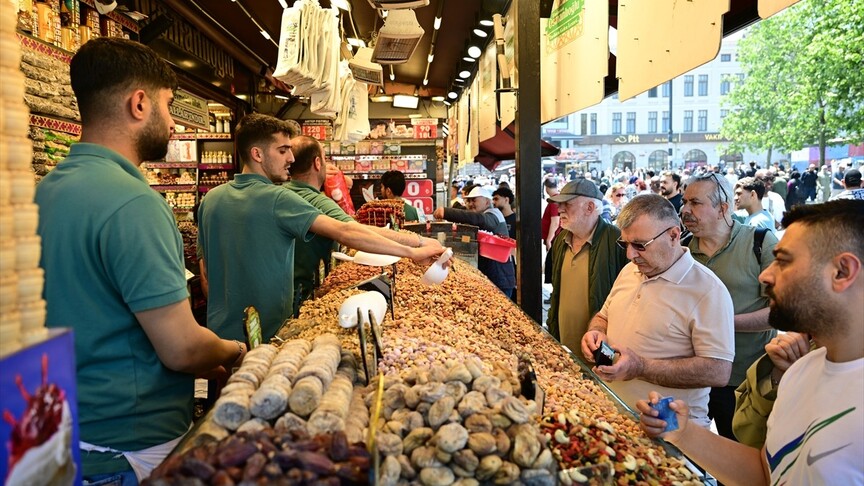 İstanbullular bayram alışverişi için Tarihi Yarımada'yı tercih etti