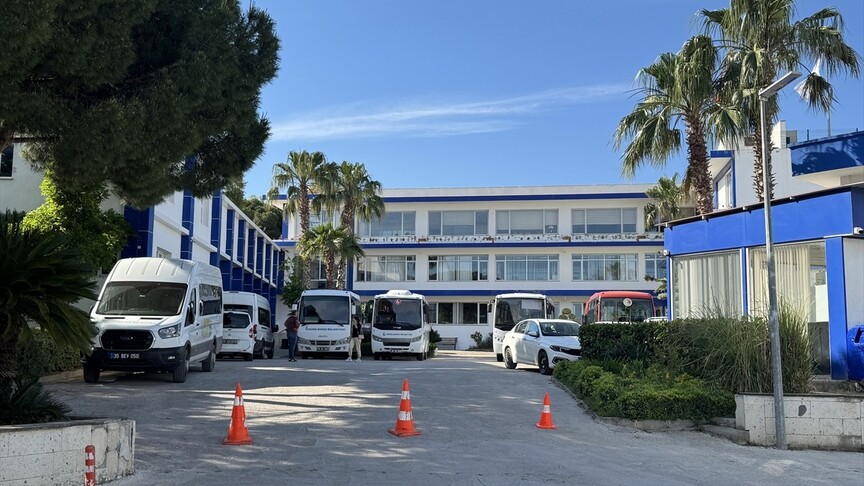 İzmir'de Güzelbahçe Belediyesine yönelik operasyonda Belediye Başkanı ve 4 şüpheli yakalandı