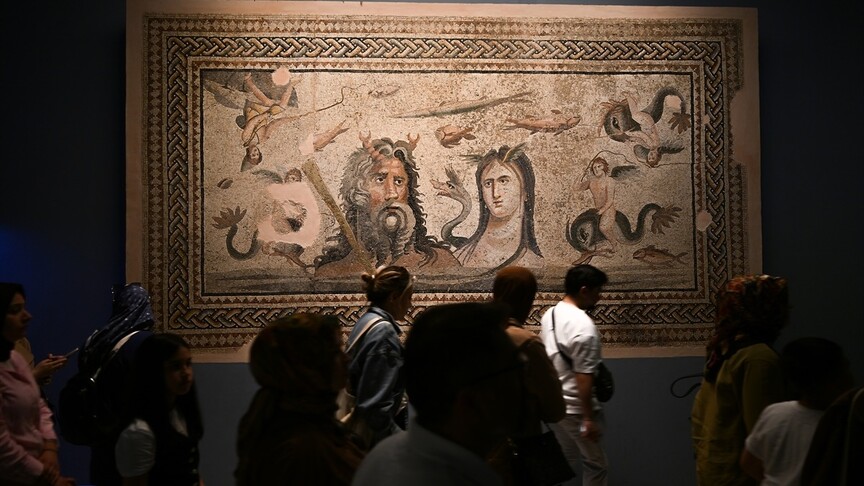 Zeugma Mozaik Müzesi'nde bayram tatilinde ziyaretçi yoğunluğu yaşanıyor