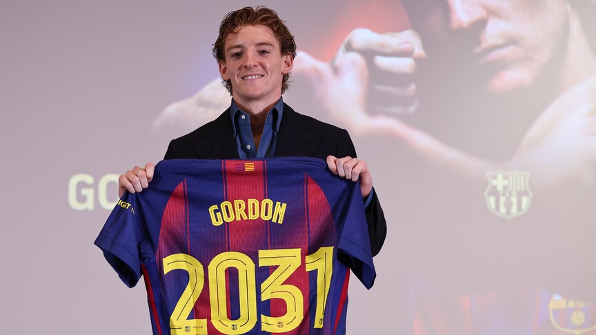 Barcelona, İngiliz futbolcu Anthony Gordon'ı renklerine bağladı