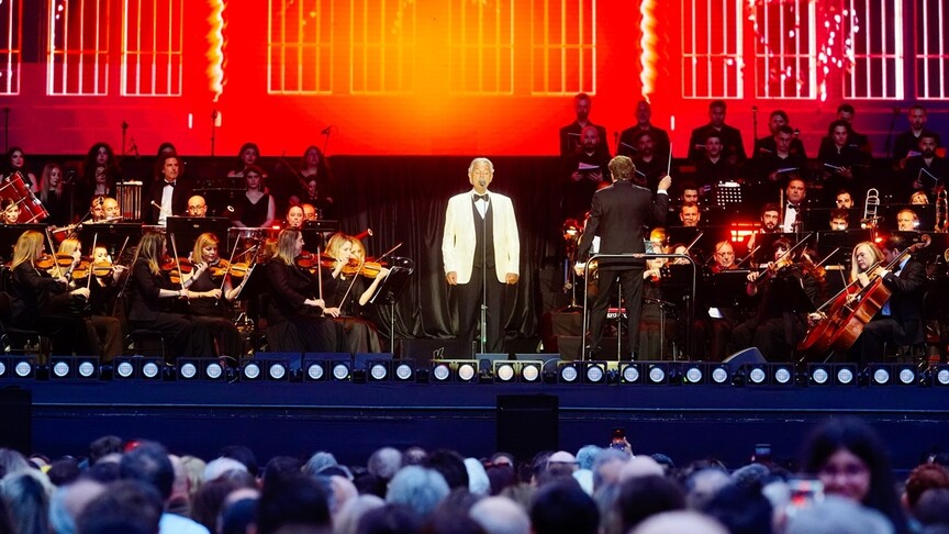 Dünyaca ünlü İtalyan tenor Andrea Bocelli, İstanbul'da konser verdi