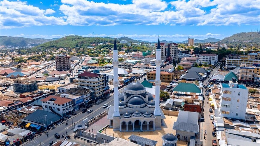 Tanzanya'da Osmanlı mimarisiyle inşa edilen caminin açılışı yapıldı