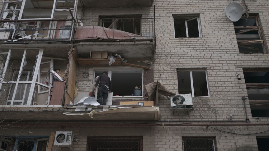 Rusya'nın kontrolündeki Donetsk bölgesinde otobüse yönelik İHA saldırısında 8 kişi öldü