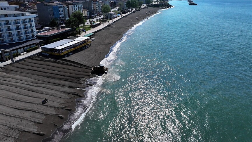 Mavi bayraklı 3 plaja sahip Akçakoca'nın 38 kilometrelik sahil şeridi sezona hazırlanıyor