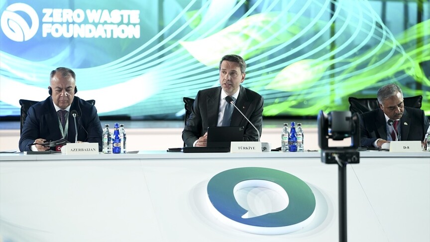 Bakan Bayraktar, Sıfır Atık Forumu'nda enerji verimliliğinde uluslararası işbirliği çağrısında bulundu