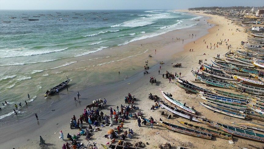 Senegal'de yaşamı şekillendiren okyanus artan tehditlerle karşı karşıya