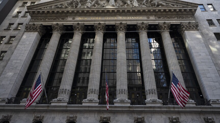 S&P 500 ve Nasdaq, çip hissesi satışları ve jeopolitik risklerle bir ayın en düşük seviyelerini gördü
