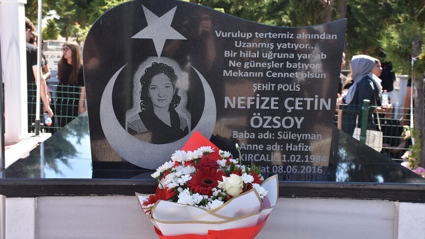 Şehit Nefize Çetin Özsoy şehadetinin 10. yılında kabri başında anıldı