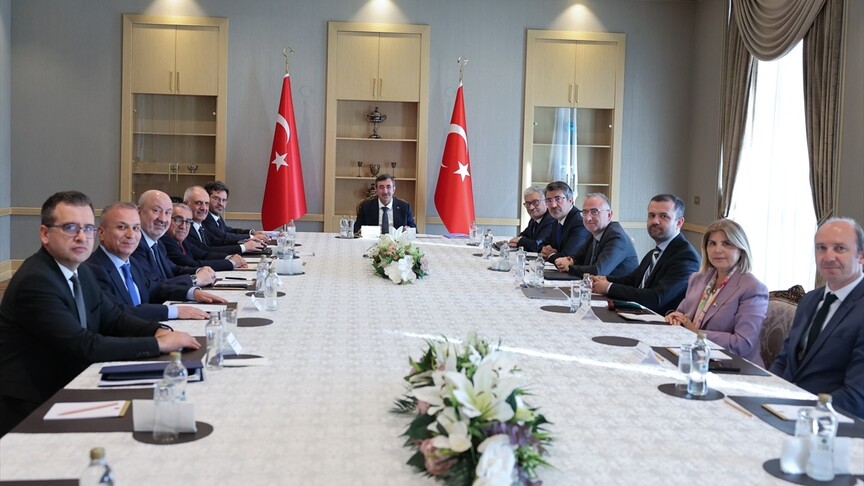 Cumhurbaşkanı Yardımcısı Yılmaz, Cumhurbaşkanlığı Ekonomi Politikaları Kurulu üyeleriyle görüştü