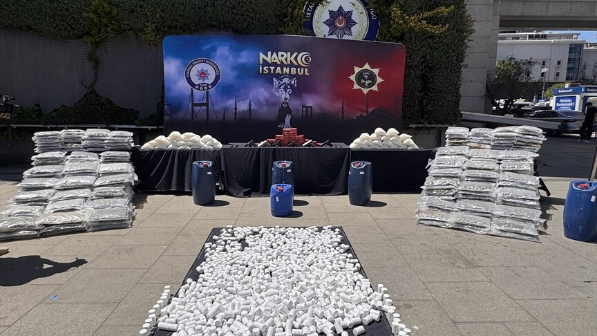 İstanbul merkezli operasyonlarda 1 ton 285 kilogram uyuşturucu ele geçirildi