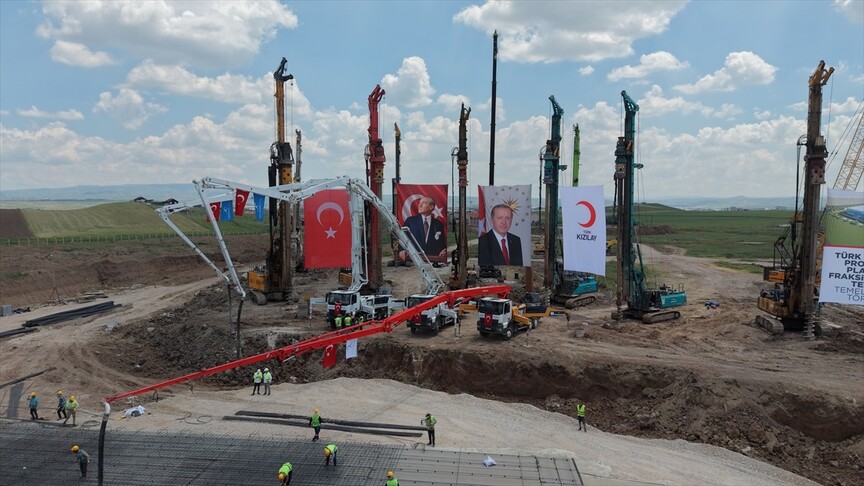 Ankara'da kurulacak Türk Kızılay Protürk Plazma İlaç Tesisi'nin temeli atıldı