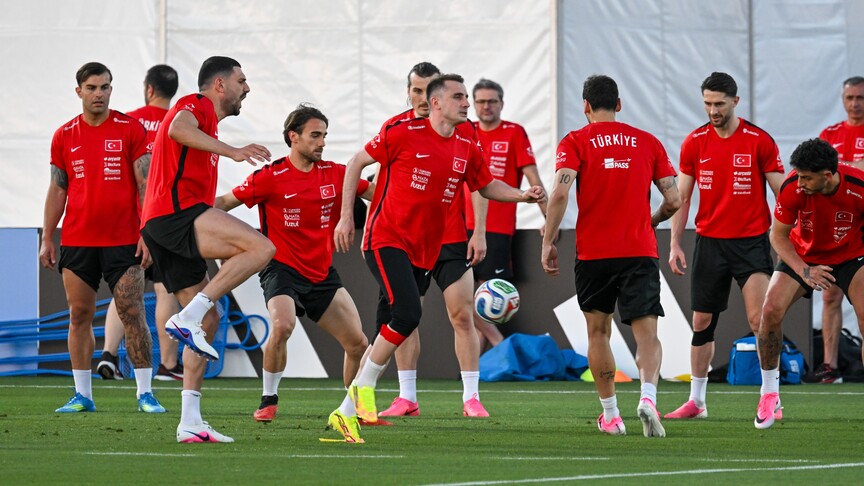 A Milli Futbol Takımı, Dünya Kupası'nda ilk maçında Avustralya karşısında