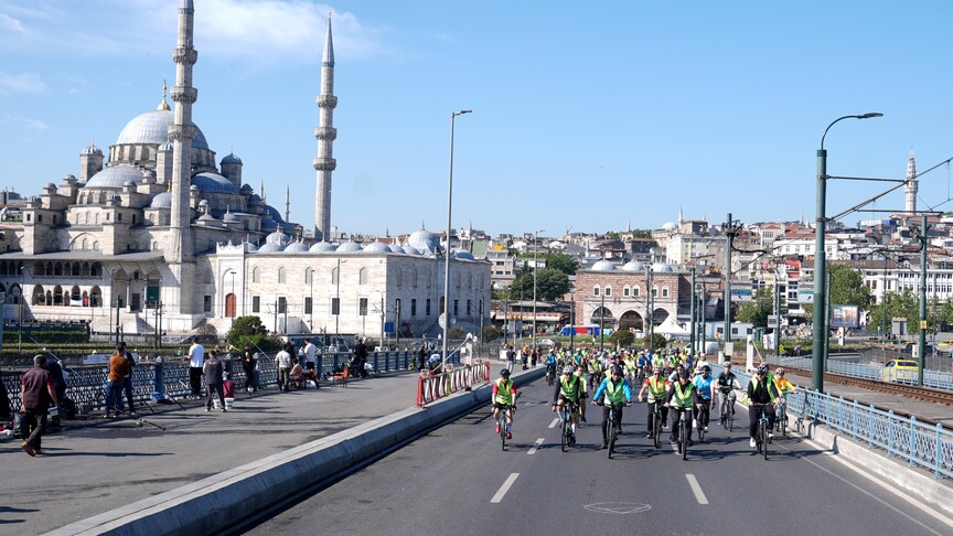 İstanbul'da 3 ilçede bazı yollar yarın trafiğe kapatılacak