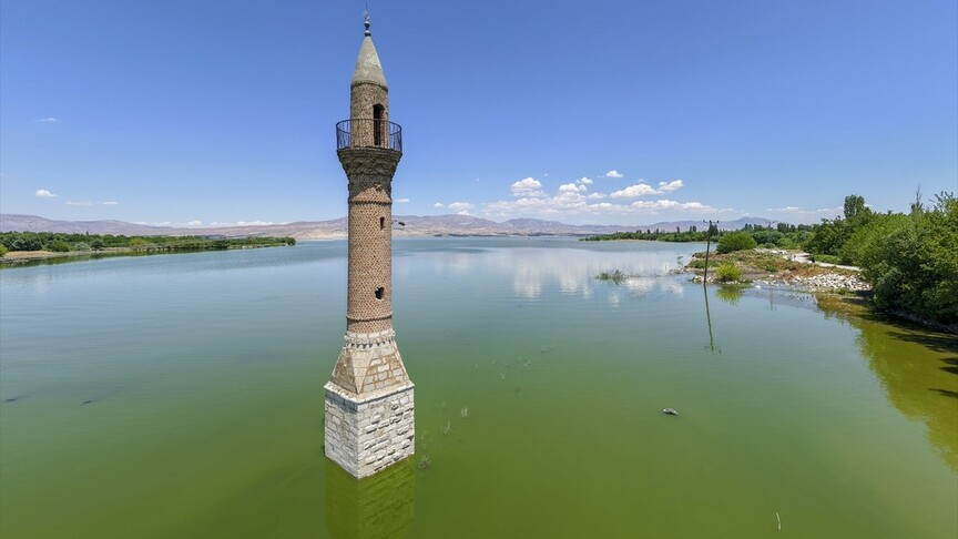 Karakaya Barajı çevresindeki yerleşim yerleri yeniden su altında kaldı