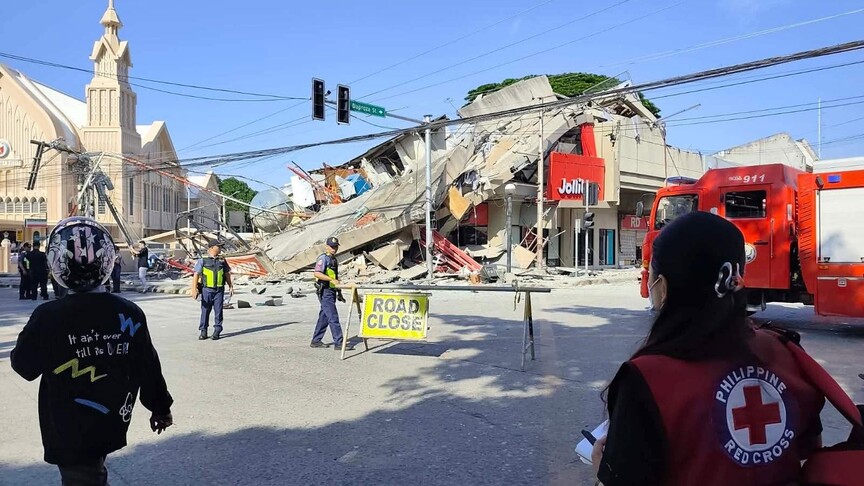 Filipinler'de 8 Haziran'da meydana gelen 7,8 büyüklüğündeki depremde ölü sayısı 68'e çıktı