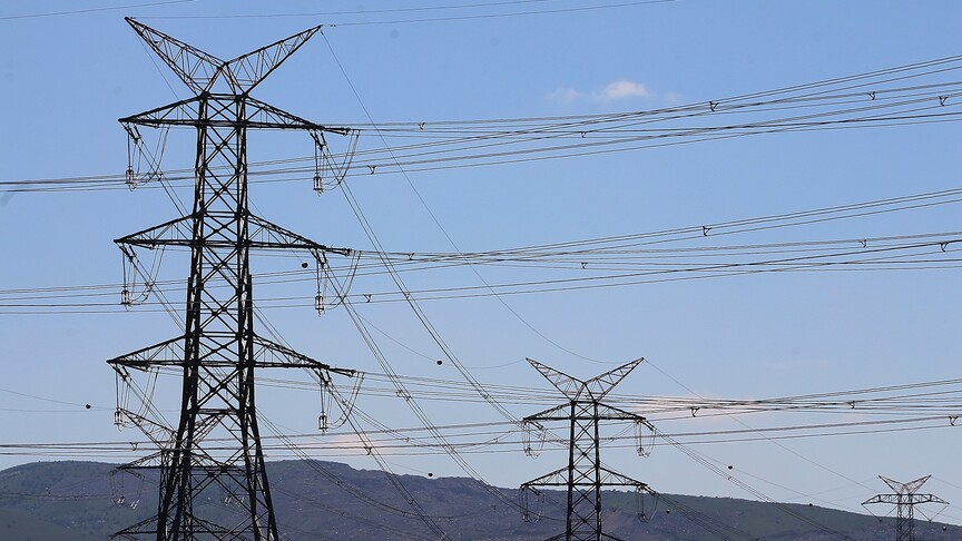 İran Enerji Bakanı: İran ile Katar elektrik şebekesi birbirine bağlanacak