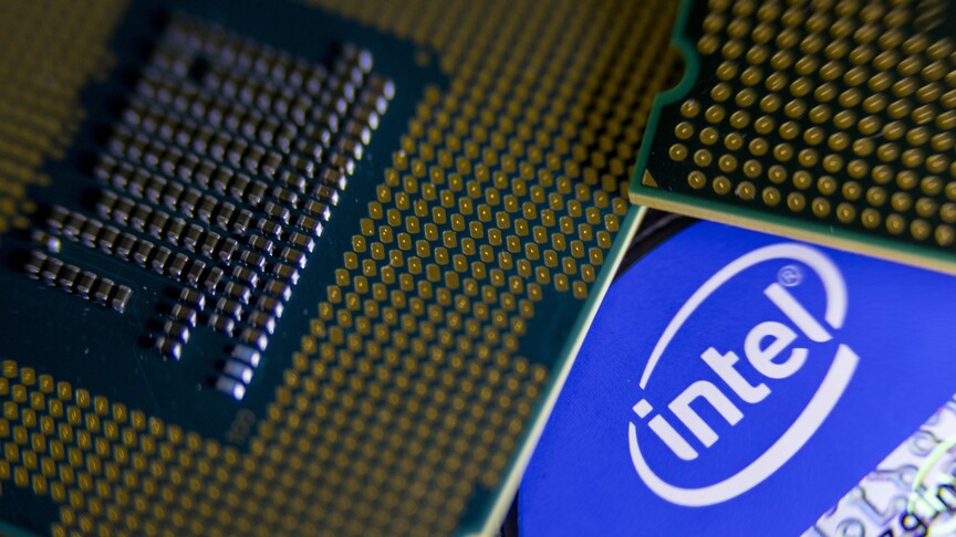 Trump, Apple'ın ABD'de çip tasarımı ve üretimi için Intel ile çalışacağını belirtti