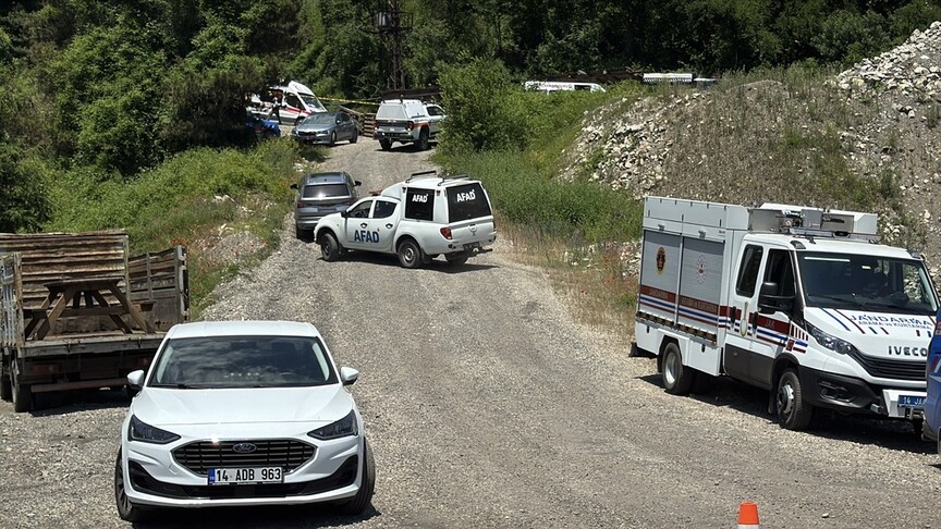 Bolu'da maden ocağındaki göçükte mahsur kalan işçiyi arama kurtarma çalışması sürüyor