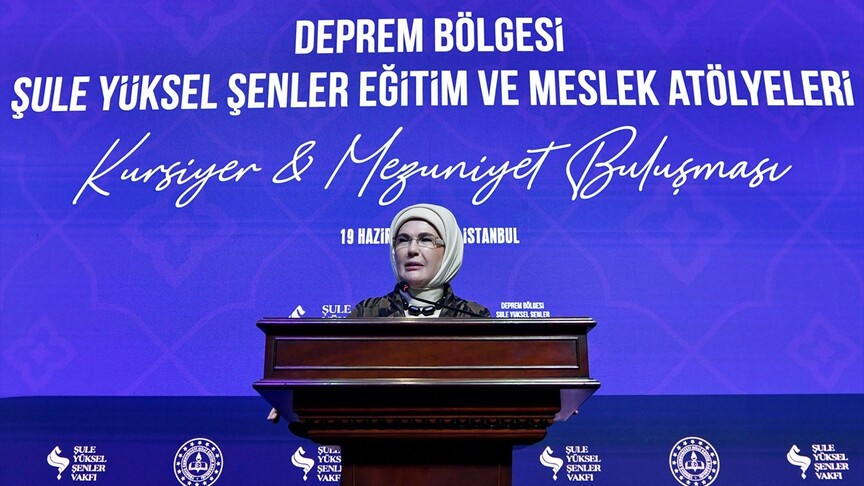 Emine Erdoğan, Şule Yüksel Şenler Vakfının "Kursiyer ve Mezuniyet Buluşması"na katıldı